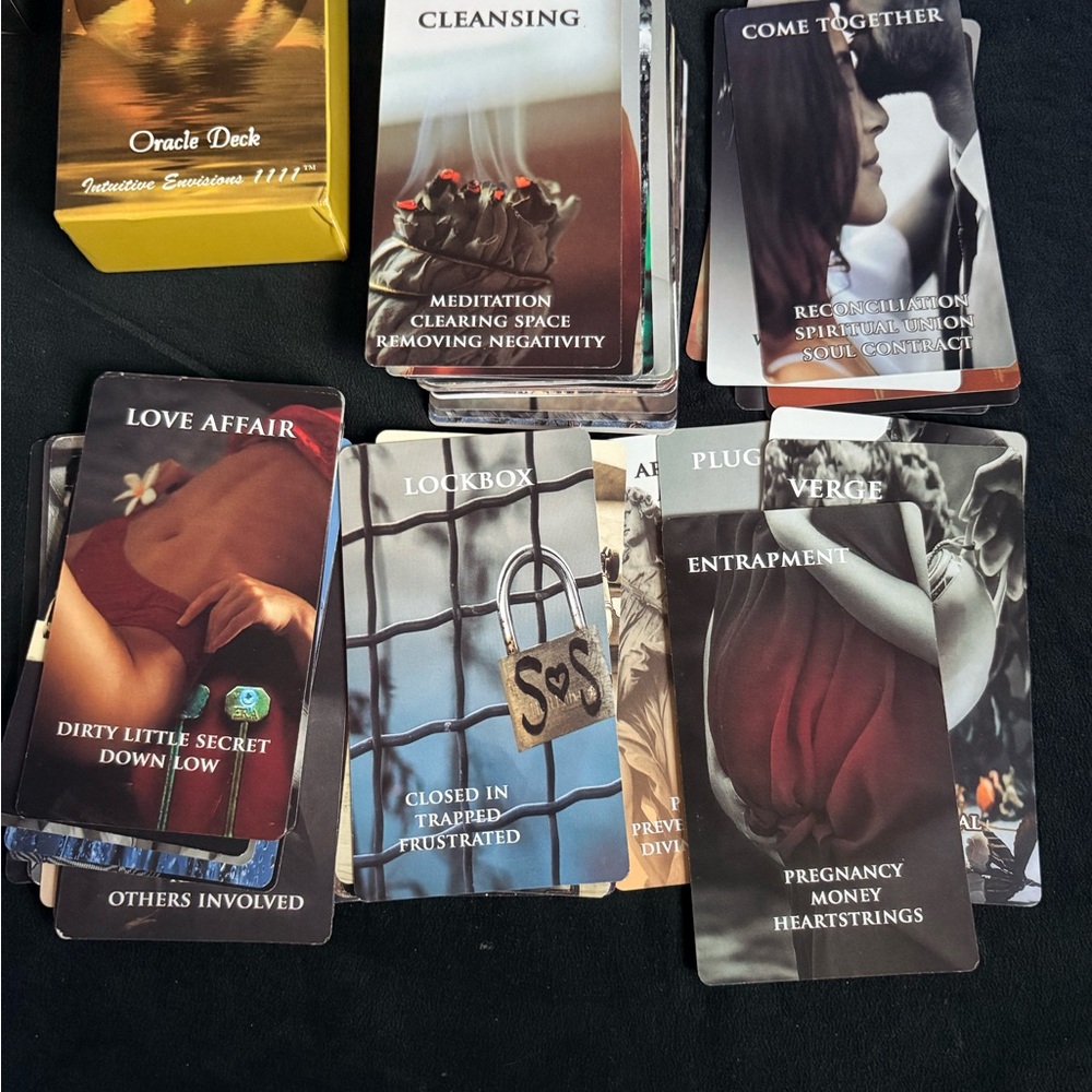 4 Love Oracle Decks with Insightful Cards